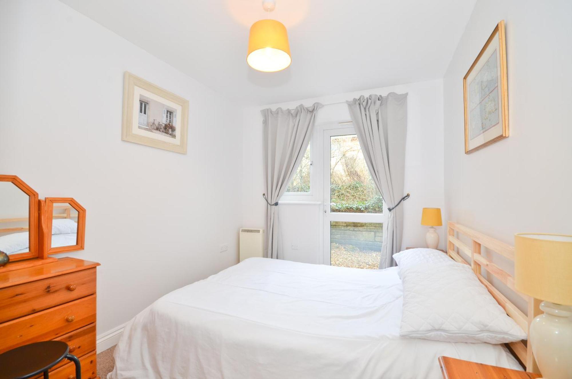 Апартаменты Whippingham, Creek Gardens - Isle Of Wight Вуттон-Бридж Экстерьер фото