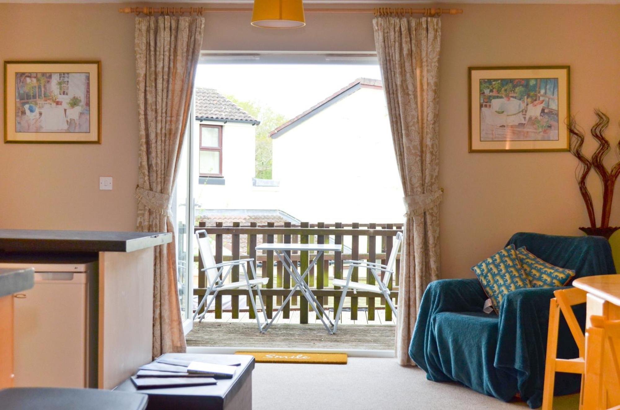 Апартаменты Whippingham, Creek Gardens - Isle Of Wight Вуттон-Бридж Экстерьер фото