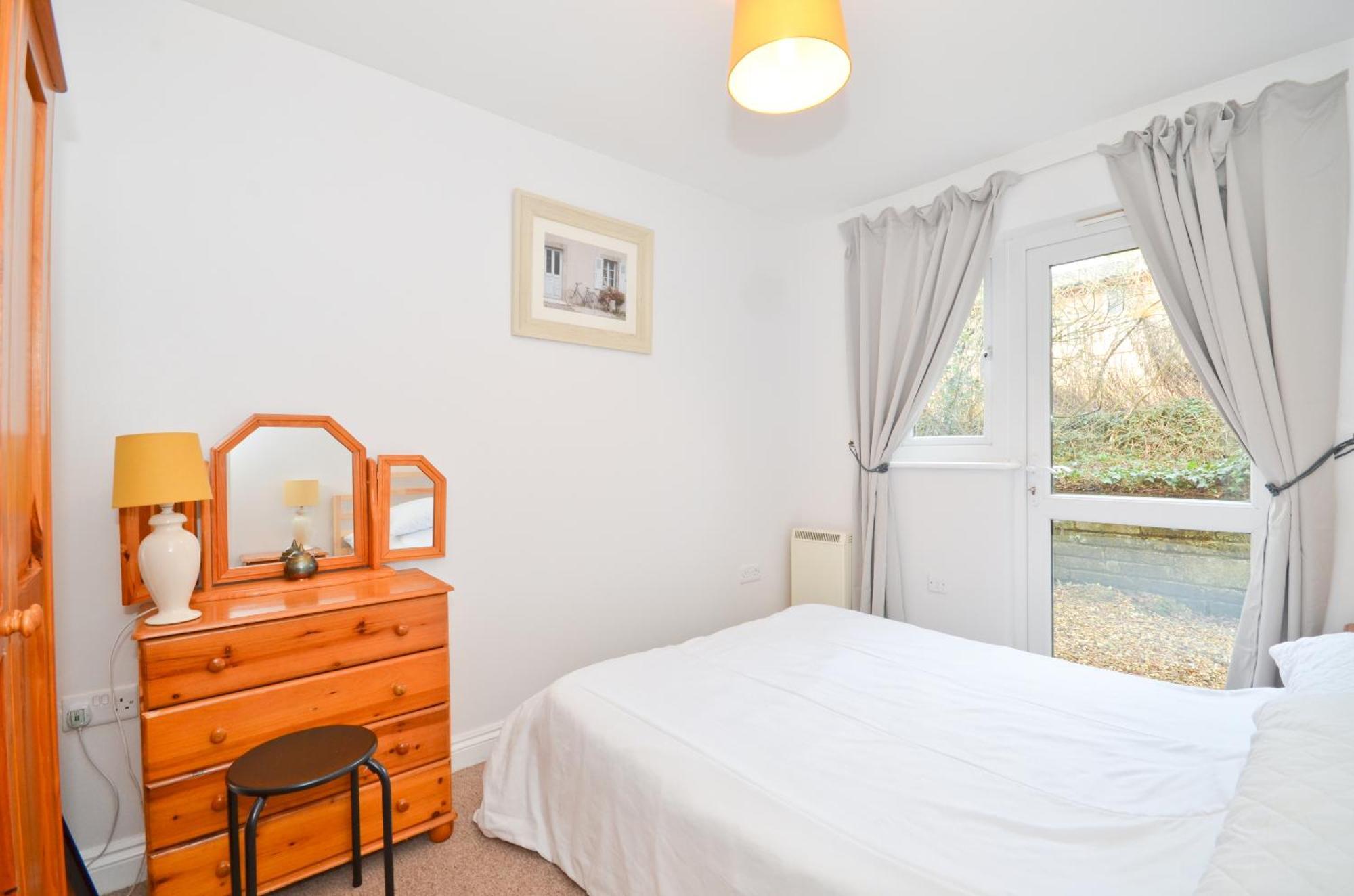 Апартаменты Whippingham, Creek Gardens - Isle Of Wight Вуттон-Бридж Экстерьер фото